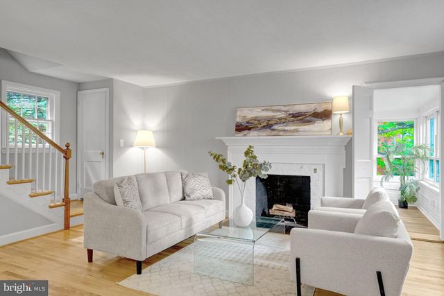 1032 N MONTANA ST, Arlington, VA 22205