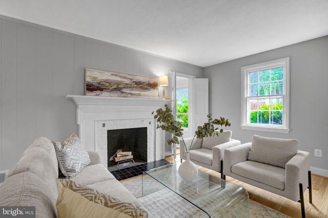 1032 N MONTANA ST, Arlington, VA 22205