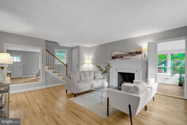 1032 N MONTANA ST, Arlington, VA 22205