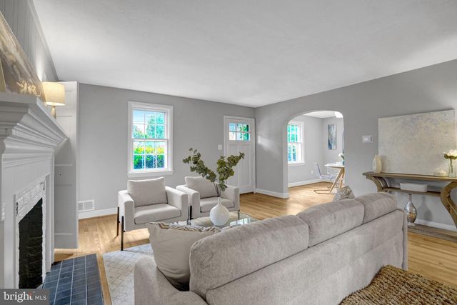 1032 N MONTANA ST, Arlington, VA 22205