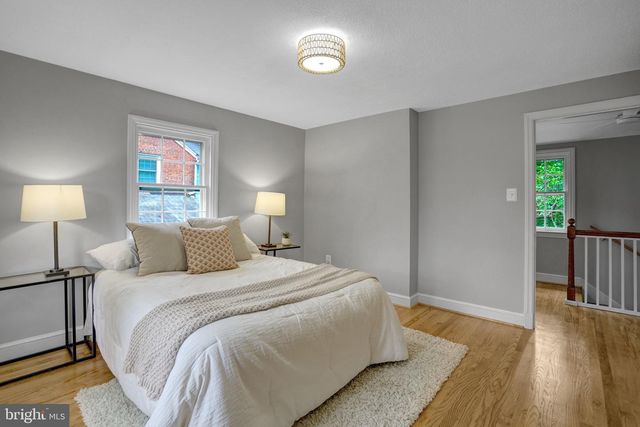 1032 N MONTANA ST, Arlington, VA 22205