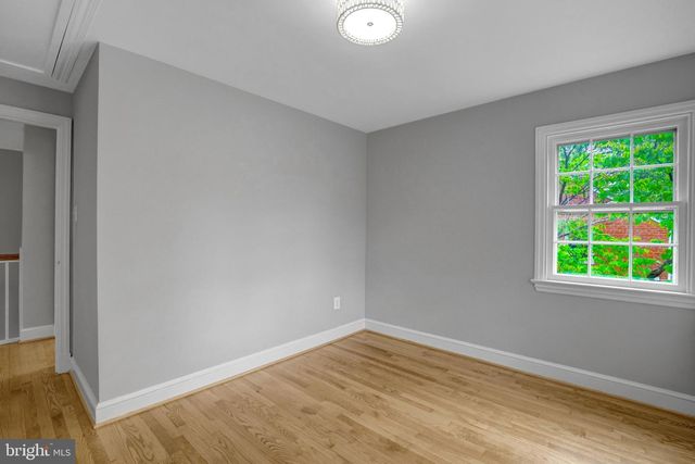 1032 N MONTANA ST, Arlington, VA 22205