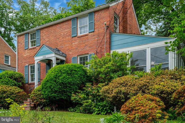1032 N MONTANA ST, Arlington, VA 22205