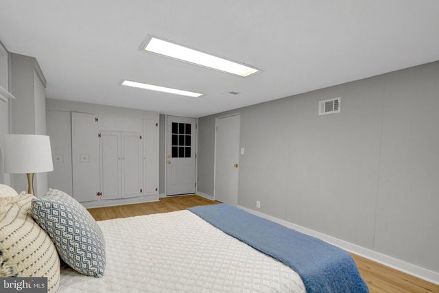 1032 N MONTANA ST, Arlington, VA 22205