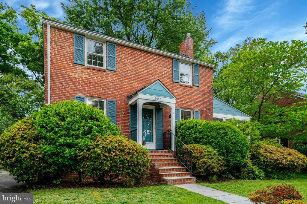 1032 N MONTANA ST, Arlington, VA 22205