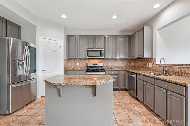 9452 Oak Brook Drive, Centerville, OH 45458