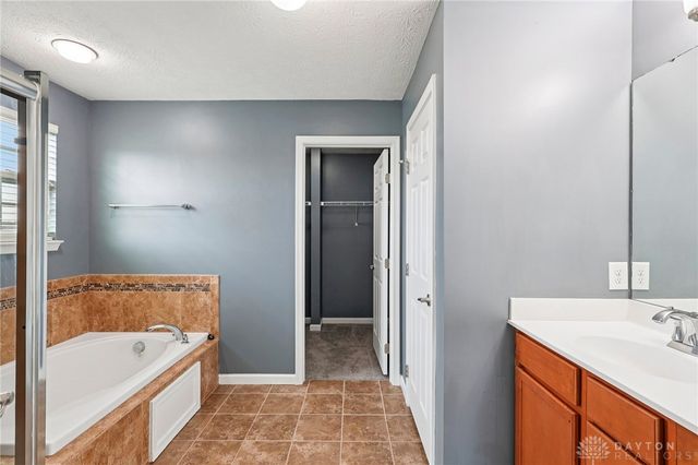 9452 Oak Brook Drive, Centerville, OH 45458