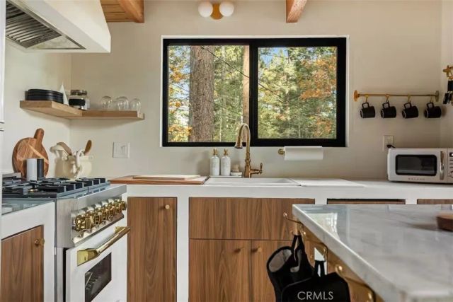 26664 Thunderbird Drive, Lake Arrowhead, CA 92352