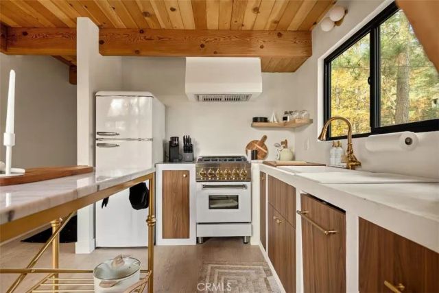 26664 Thunderbird Drive, Lake Arrowhead, CA 92352