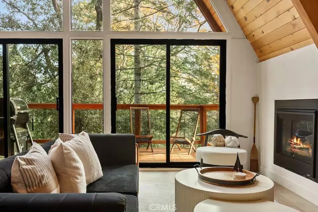 26664 Thunderbird Drive, Lake Arrowhead, CA 92352