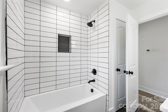 5618 Snow White Lane, Charlotte, NC 28213