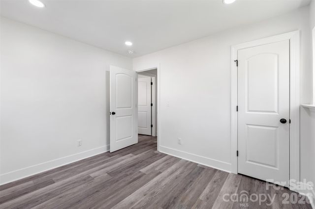 5618 Snow White Lane, Charlotte, NC 28213