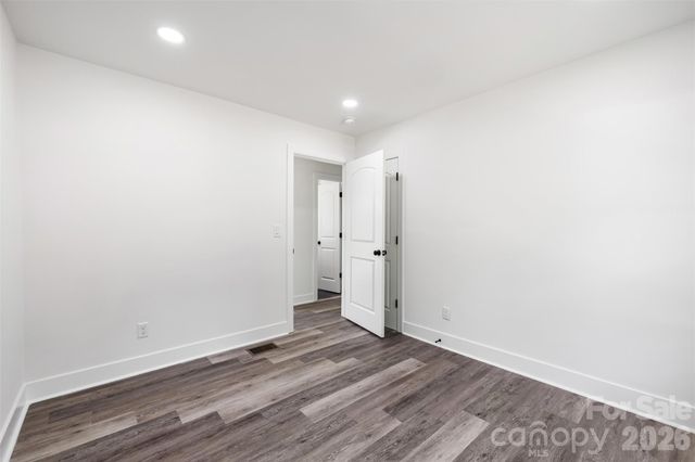 5618 Snow White Lane, Charlotte, NC 28213