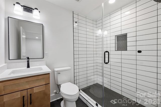 5618 Snow White Lane, Charlotte, NC 28213
