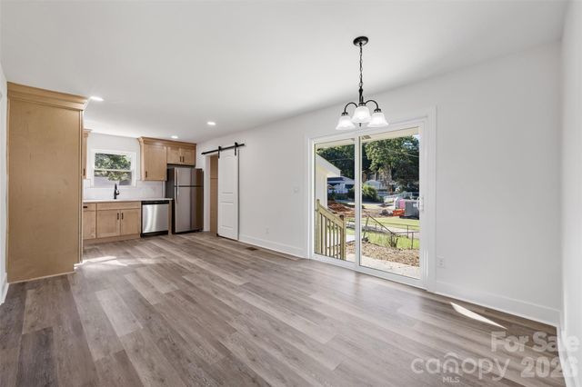 5618 Snow White Lane, Charlotte, NC 28213