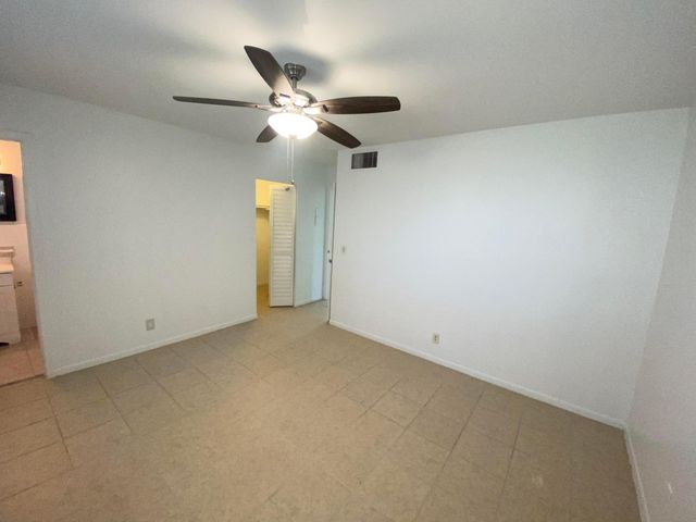 221 SE 3rd Avenue 6, Boynton Beach, FL 33435