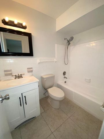 221 SE 3rd Avenue 6, Boynton Beach, FL 33435