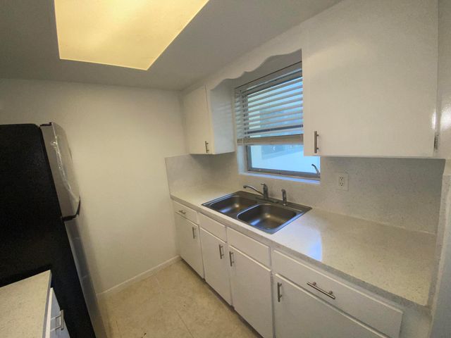 221 SE 3rd Avenue 6, Boynton Beach, FL 33435