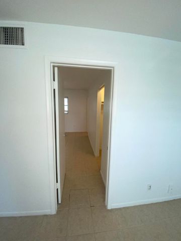 221 SE 3rd Avenue 6, Boynton Beach, FL 33435