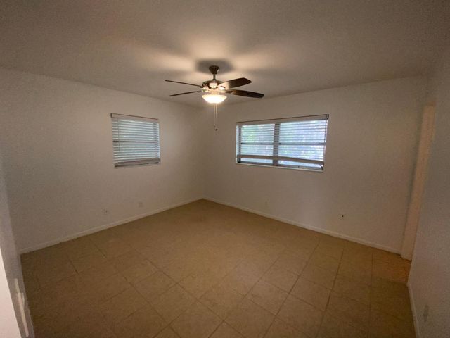 221 SE 3rd Avenue 6, Boynton Beach, FL 33435