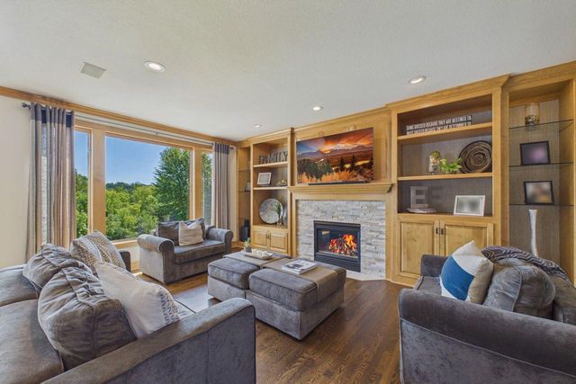 9365 Shetland Road, Eden Prairie, MN 55347