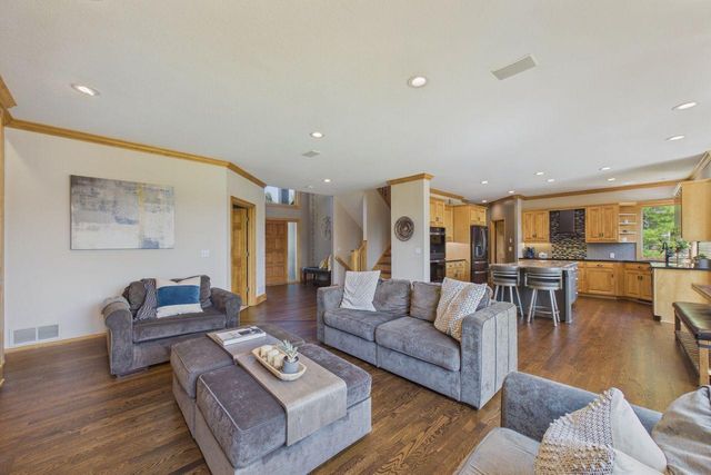 9365 Shetland Road, Eden Prairie, MN 55347