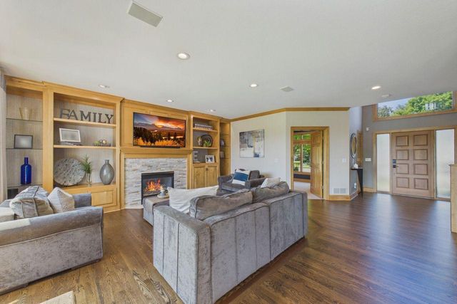 9365 Shetland Road, Eden Prairie, MN 55347