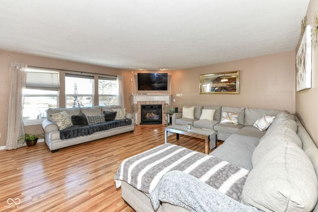 8519 Walden Trace Drive, Indianapolis, IN 46278