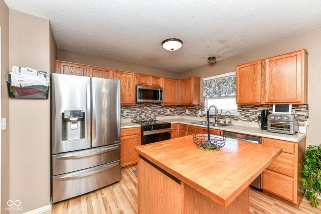 8519 Walden Trace Drive, Indianapolis, IN 46278