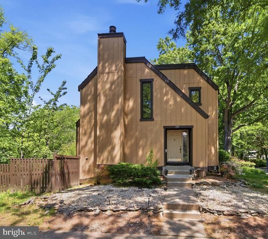 1509 FARSTA CT, Reston, VA 20190