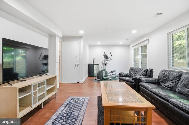 1509 FARSTA CT, Reston, VA 20190