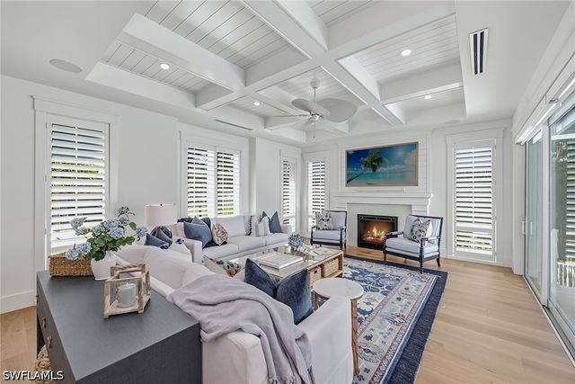844 8th ST S, Naples, FL 34102
