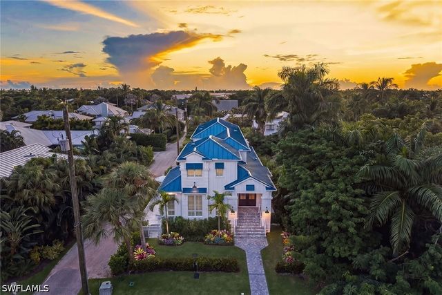844 8th ST S, Naples, FL 34102