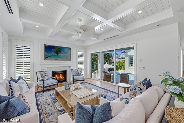 844 8th ST S, Naples, FL 34102