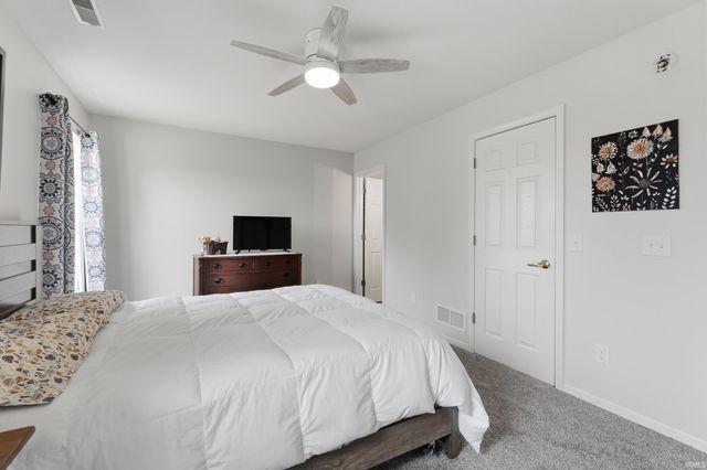 10650 Bookcliff Cove, New Haven, IN 46774