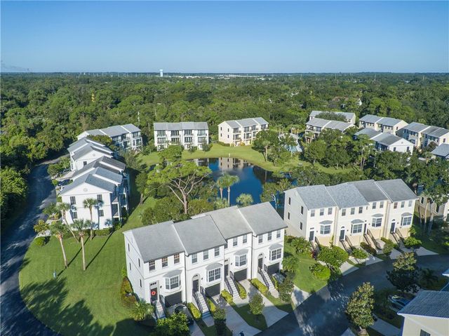 1695 42nd Square 103, Vero Beach, FL 32960