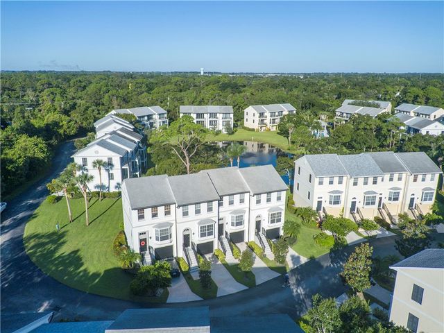 1695 42nd Square 103, Vero Beach, FL 32960