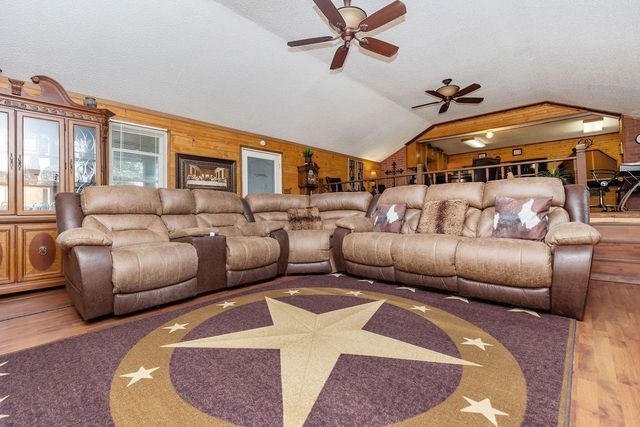 2868 State Highway 37 N, Clarksville, TX 75426