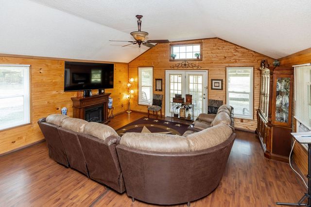 2868 State Highway 37 N, Clarksville, TX 75426