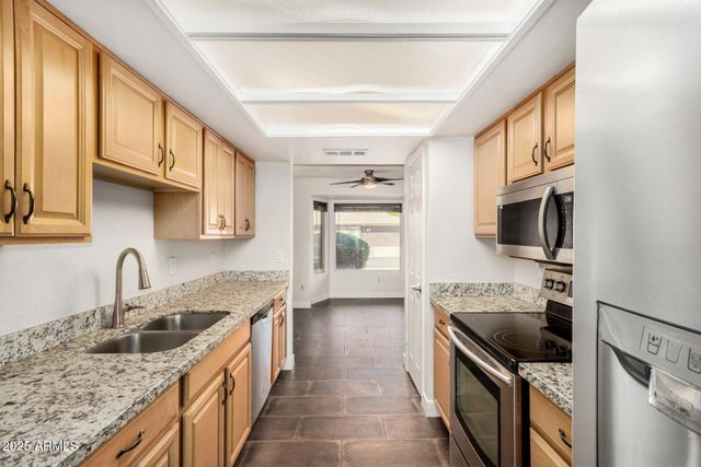 1119 E RENEE Drive E, Phoenix, AZ 85024