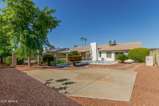 1119 E RENEE Drive E, Phoenix, AZ 85024
