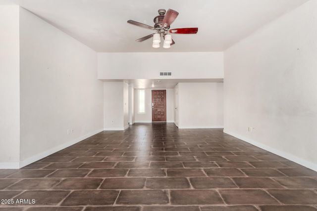 1119 E RENEE Drive E, Phoenix, AZ 85024