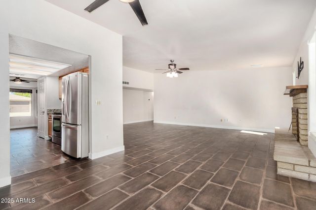 1119 E RENEE Drive E, Phoenix, AZ 85024