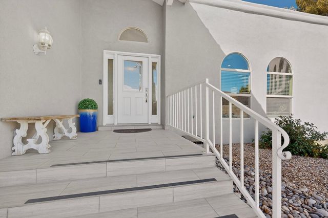 4000 Amy Kay Court NW, Albuquerque, NM 87107