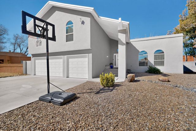 4000 Amy Kay Court NW, Albuquerque, NM 87107
