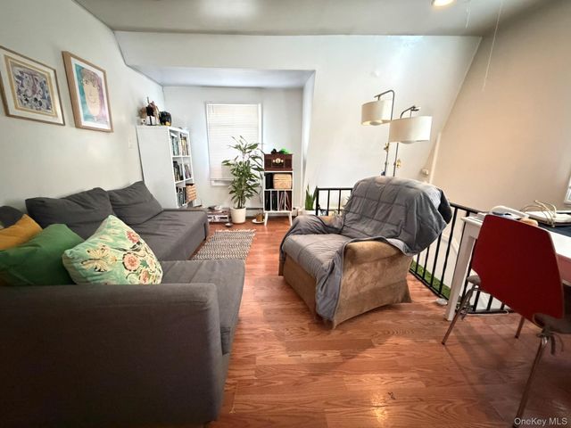 7 Sands Point Road, Port Washington, NY 11050