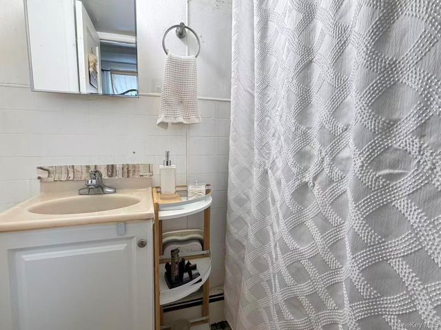 7 Sands Point Road, Port Washington, NY 11050