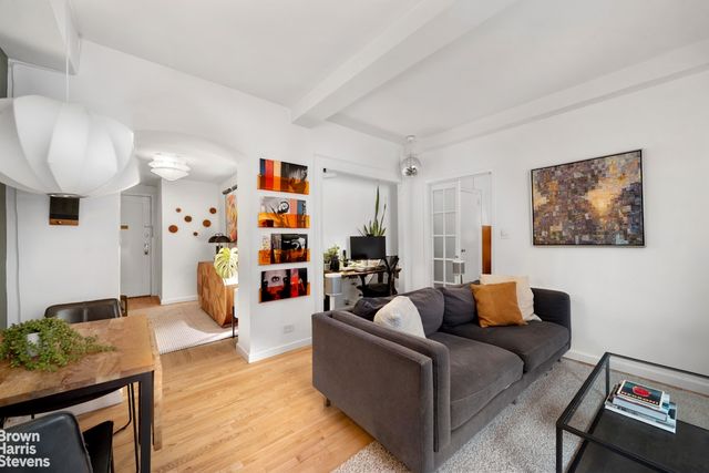 350 W 57th St Apt 5E, New York City, NY 10019
