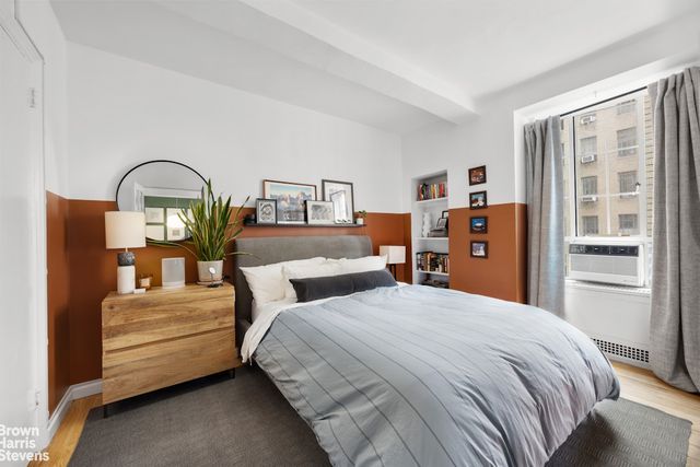 350 W 57th St Apt 5E, New York City, NY 10019