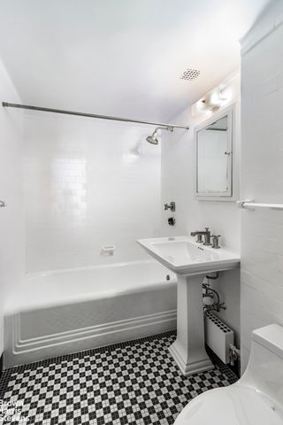 350 W 57th St Apt 5E, New York City, NY 10019